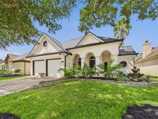 203 Las Brisas Street, Kemah, TX 77565