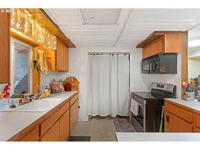 451 ELK CREEK Rd, Chehalis, WA 98532