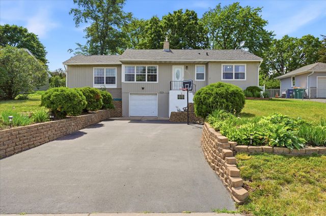 6435 Bryant Avenue N, Brooklyn Center, MN 55430