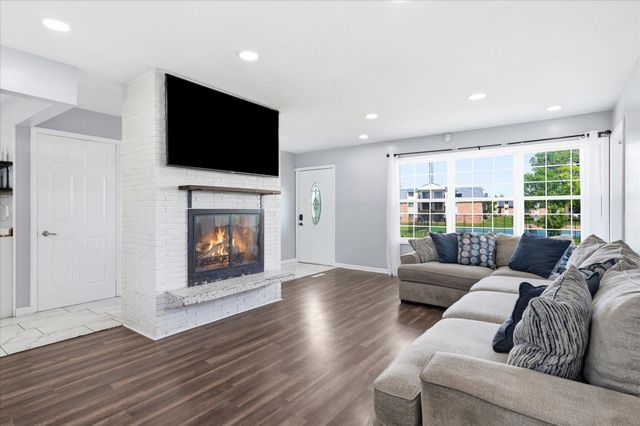 6435 Bryant Avenue N, Brooklyn Center, MN 55430