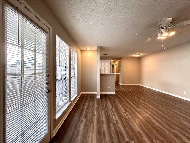 9221 Kempler DR A, Austin, TX 78748