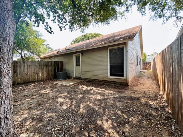 9221 Kempler DR A, Austin, TX 78748