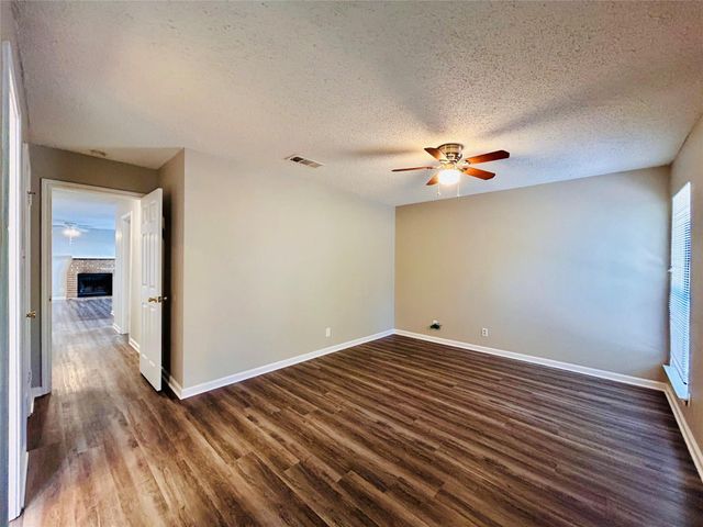 9221 Kempler DR A, Austin, TX 78748