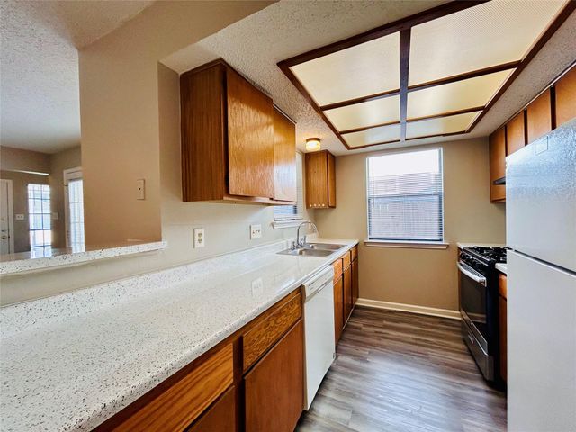 9221 Kempler DR A, Austin, TX 78748