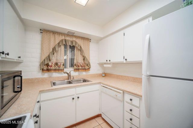 7070 E Calle Del Sol, Tucson, AZ 85710