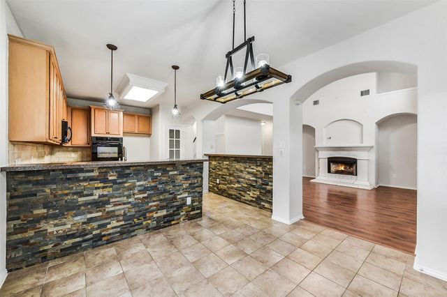 522 Cedar Point Drive, League City, TX 77573