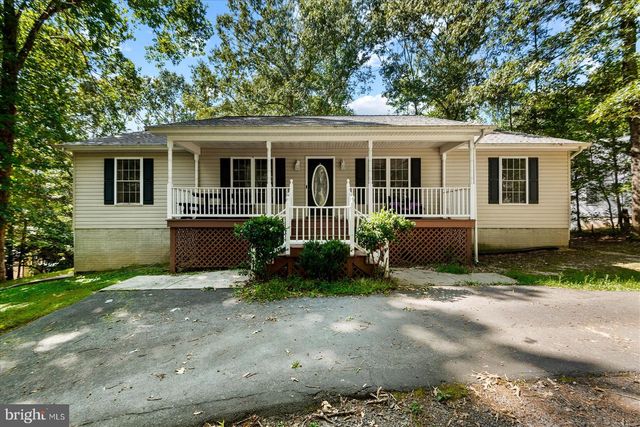 7462 BUCHANAN DR, King George, VA 22485