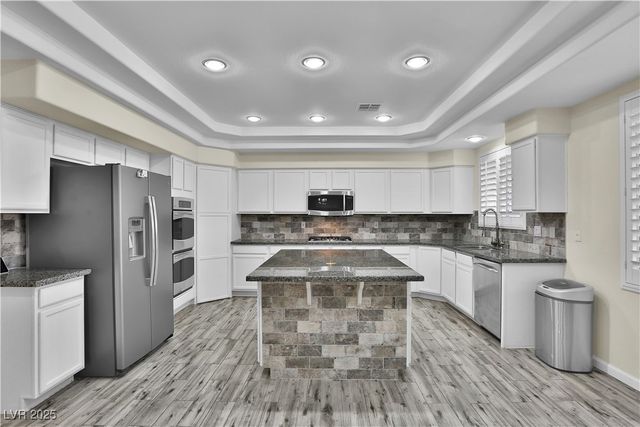 6830 Stone Meadows Avenue, Las Vegas, NV 89142