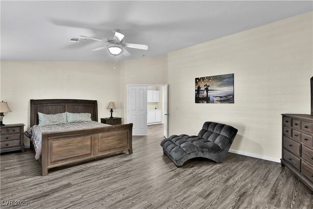 6830 Stone Meadows Avenue, Las Vegas, NV 89142