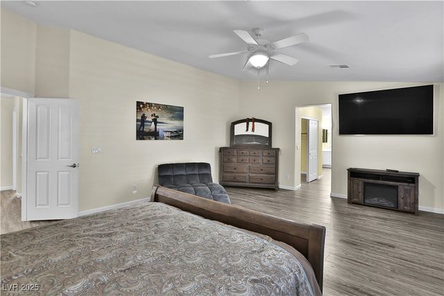 6830 Stone Meadows Avenue, Las Vegas, NV 89142