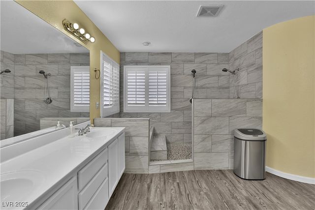 6830 Stone Meadows Avenue, Las Vegas, NV 89142