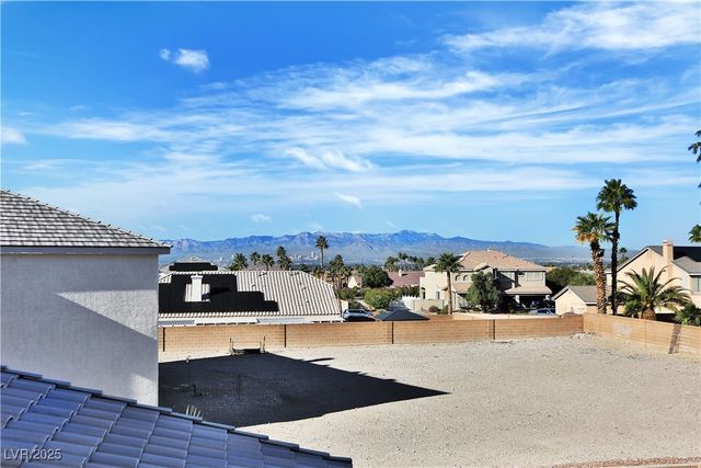 6830 Stone Meadows Avenue, Las Vegas, NV 89142