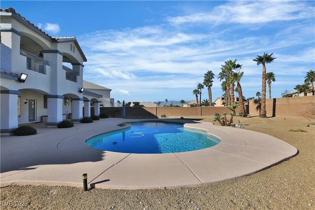 6830 Stone Meadows Avenue, Las Vegas, NV 89142