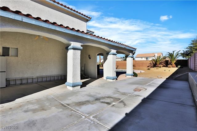 6830 Stone Meadows Avenue, Las Vegas, NV 89142