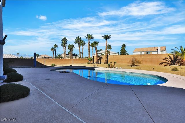 6830 Stone Meadows Avenue, Las Vegas, NV 89142