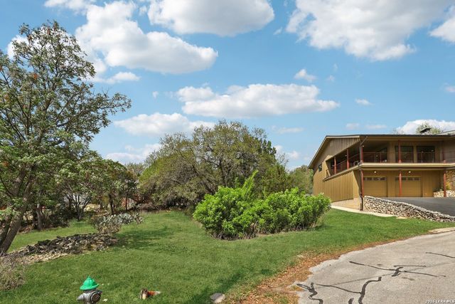 718 Starcrest, New Braunfels, TX 78130