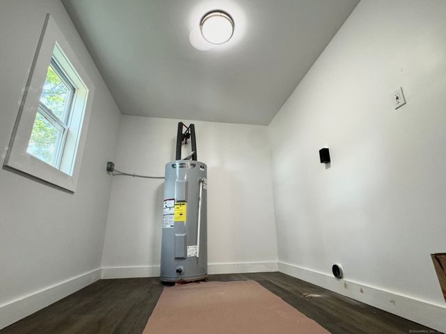 22 Hemlock Trail, Newtown, CT 06482