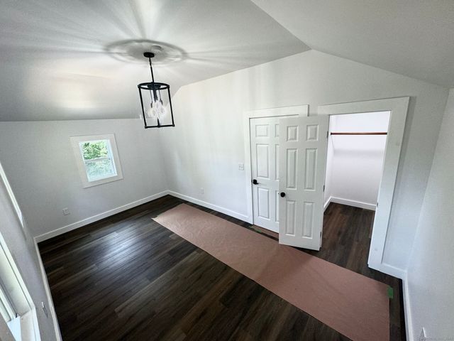 22 Hemlock Trail, Newtown, CT 06482