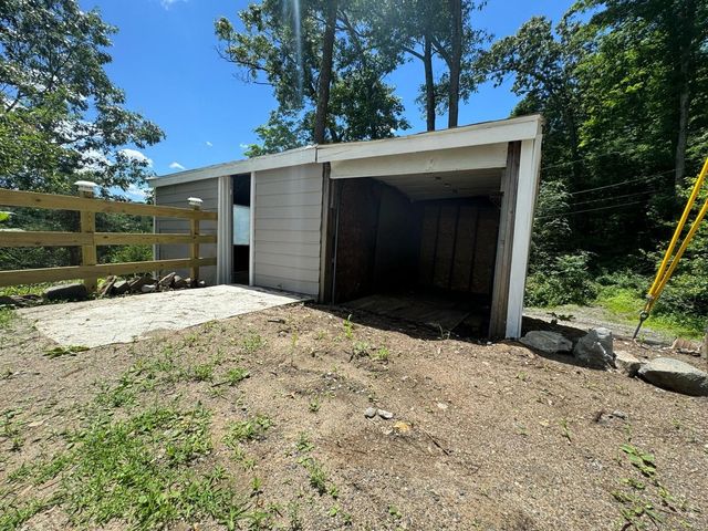 22 Hemlock Trail, Newtown, CT 06482