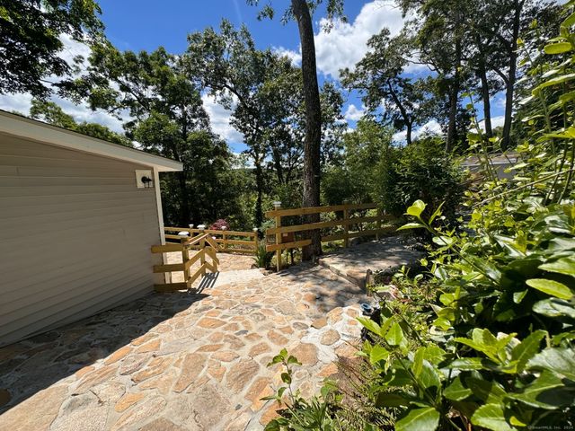 22 Hemlock Trail, Newtown, CT 06482