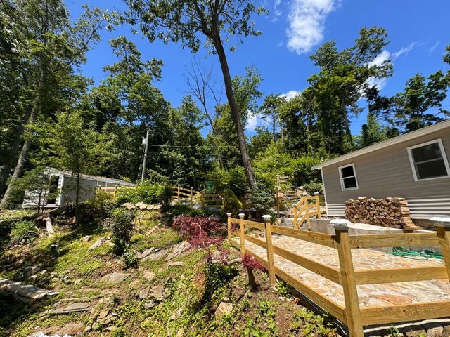 22 Hemlock Trail, Newtown, CT 06482