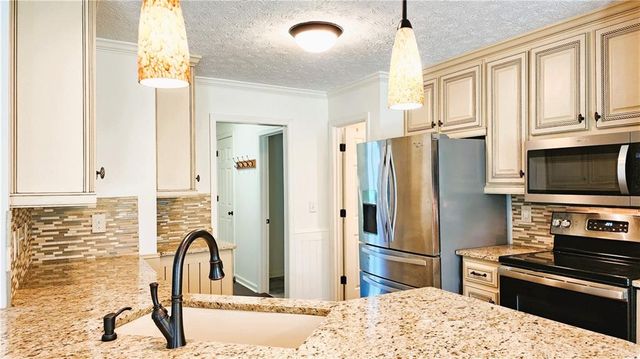 1881 Flowering Drive, Grayson, GA 30017