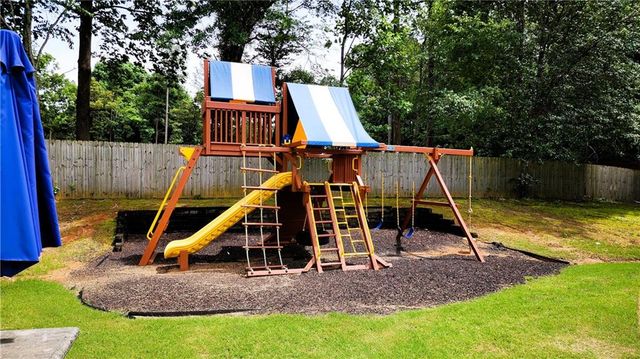 1881 Flowering Drive, Grayson, GA 30017