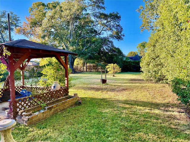 860 Bingman Drive, Beaumont, TX 77705