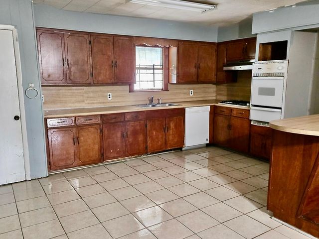 860 Bingman Drive, Beaumont, TX 77705