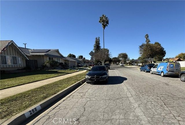 288 Royal Coach, Pomona, CA 91767
