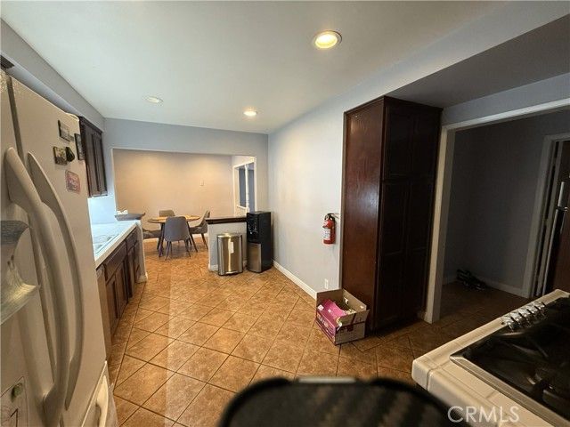 288 Royal Coach, Pomona, CA 91767