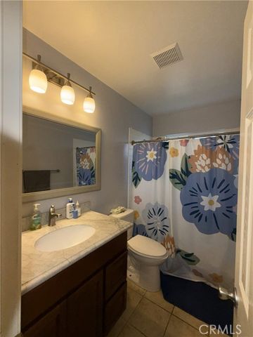 288 Royal Coach, Pomona, CA 91767