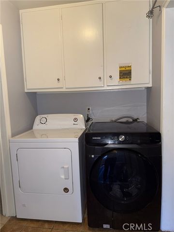 288 Royal Coach, Pomona, CA 91767