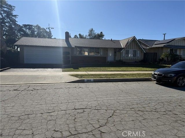 288 Royal Coach, Pomona, CA 91767