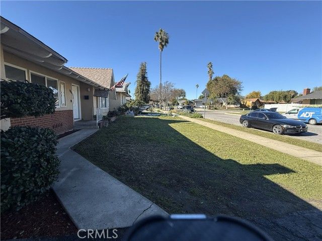 288 Royal Coach, Pomona, CA 91767