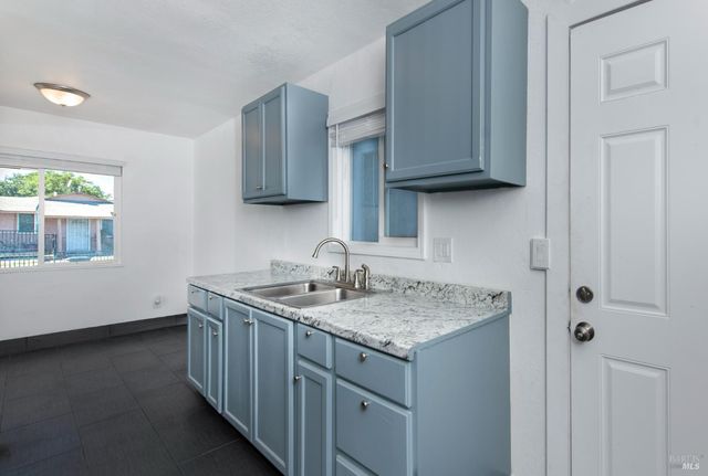 348 Sawyer St, Vallejo, CA 94589