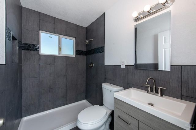 348 Sawyer St, Vallejo, CA 94589