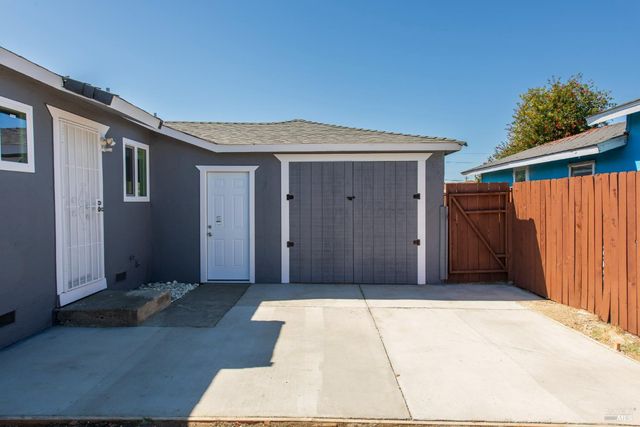 348 Sawyer St, Vallejo, CA 94589