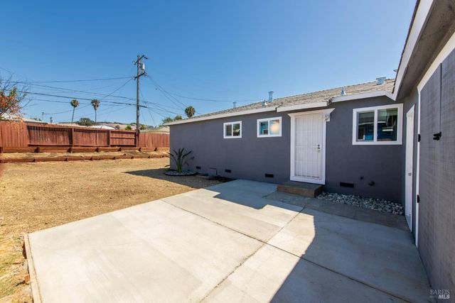 348 Sawyer St, Vallejo, CA 94589