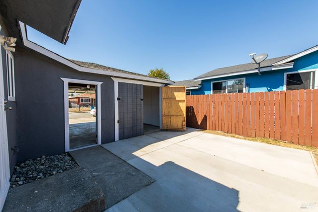 348 Sawyer St, Vallejo, CA 94589