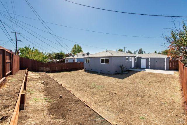 348 Sawyer St, Vallejo, CA 94589