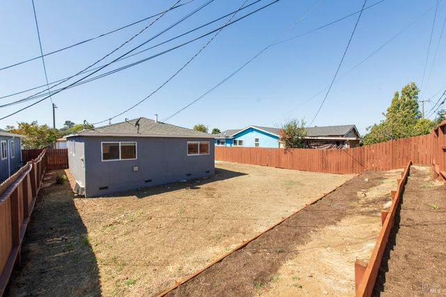 348 Sawyer St, Vallejo, CA 94589