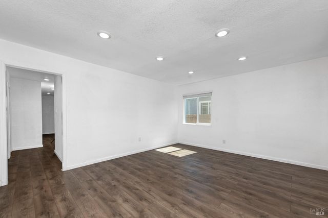 348 Sawyer St, Vallejo, CA 94589