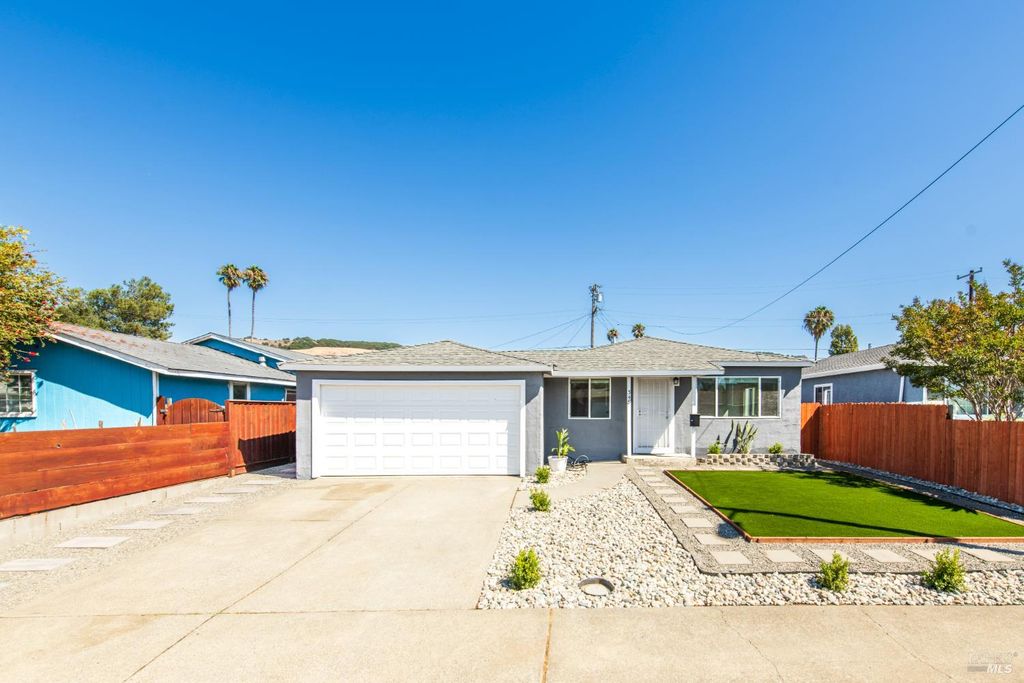 348 Sawyer St, Vallejo, CA 94589