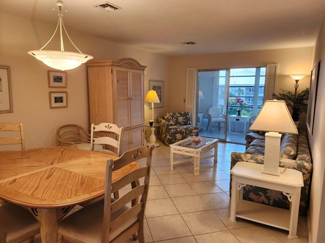 230 NE 26th Avenue 408, Boynton Beach, FL 33435