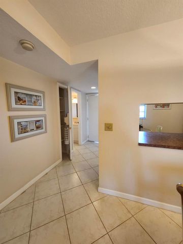 230 NE 26th Avenue 408, Boynton Beach, FL 33435