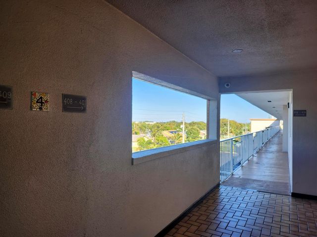230 NE 26th Avenue 408, Boynton Beach, FL 33435