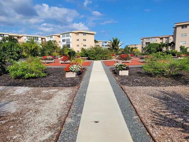 230 NE 26th Avenue 408, Boynton Beach, FL 33435
