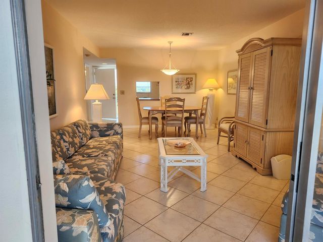 230 NE 26th Avenue 408, Boynton Beach, FL 33435