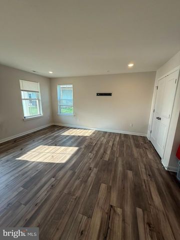 11 E FRONT ST, Bridgeport, PA 19405